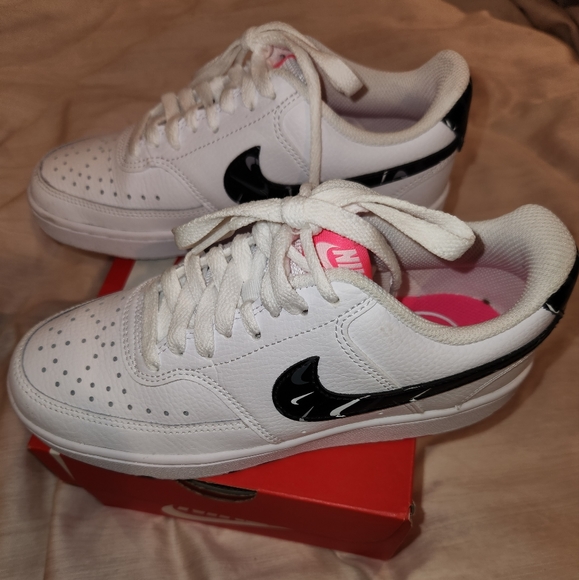 Nike Shoes - Nike Court Vision Low